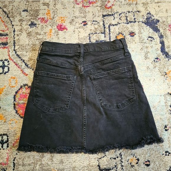 Madewell black denim skirt sz 24 and 15.25" from top to bottom - Picture 2 of 3